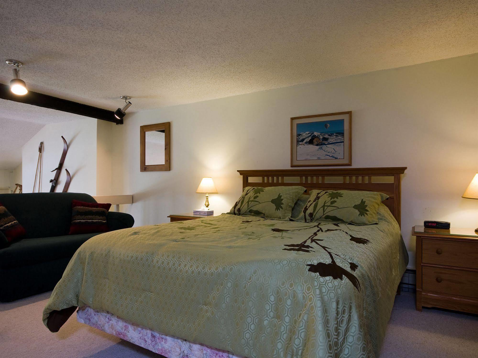 Ski Time Square Condominiums Steamboat Springs Exterior photo